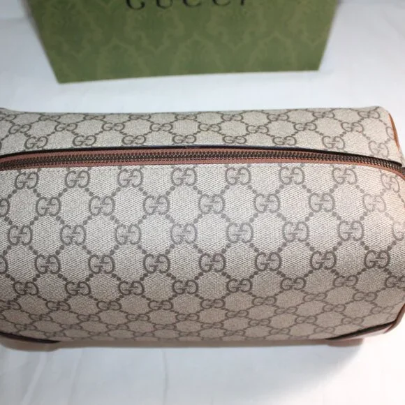 NEW Gucci Beauty Cosmetic Toiletry Bag GG Supreme Vanity Case Zip Top 821163